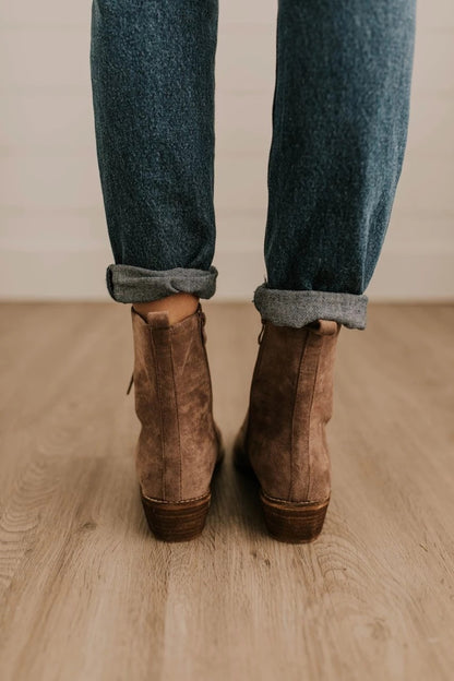 Botas femeninas de tacón cuadrado de otoño e invierno